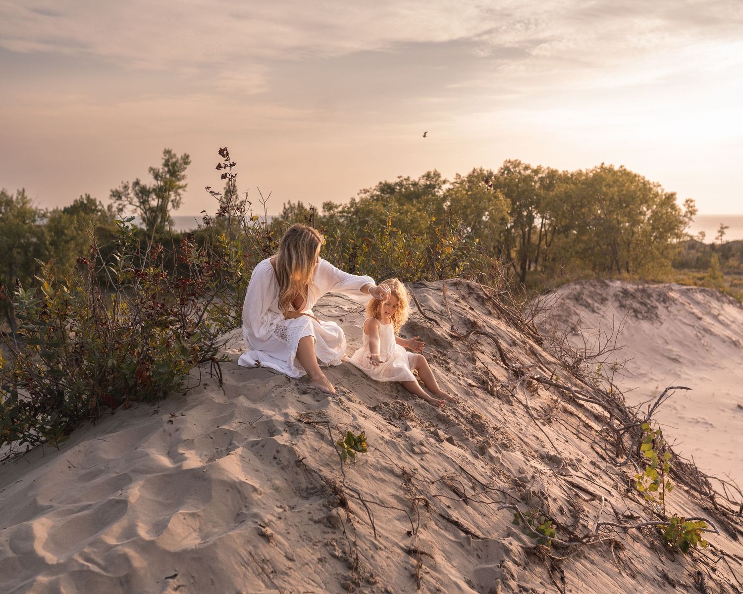 Motherhood session on the beach