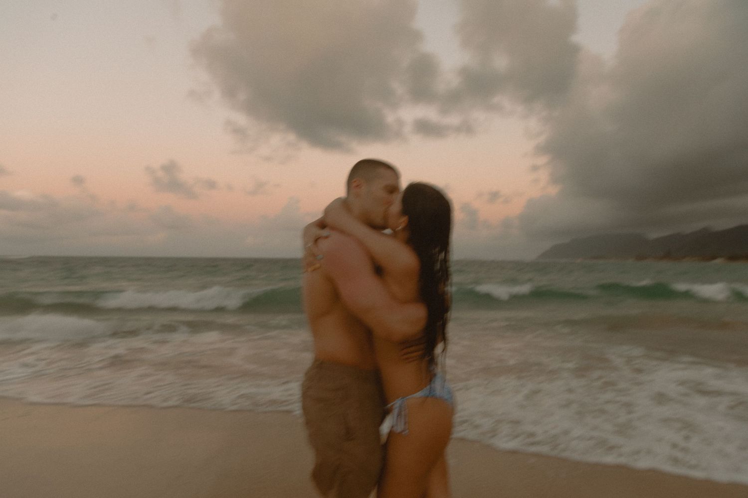 hawaii photographer | Hawaii videographer | travel photographer | oahu photographer | oahu videgrapher | couples session