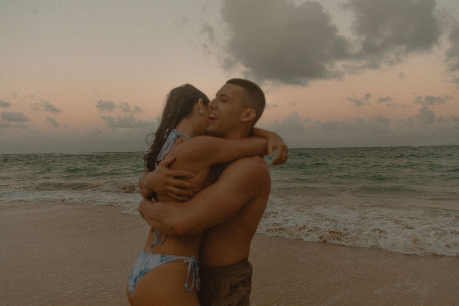 hawaii photographer | Hawaii videographer | travel photographer | oahu photographer | oahu videgrapher | couples session