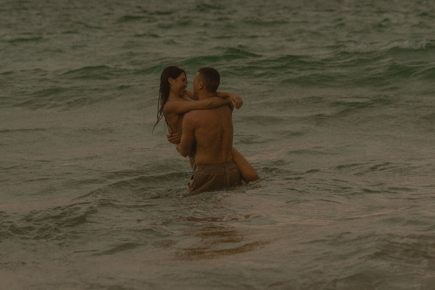 hawaii photographer | Hawaii videographer | travel photographer | oahu photographer | oahu videgrapher | couples session