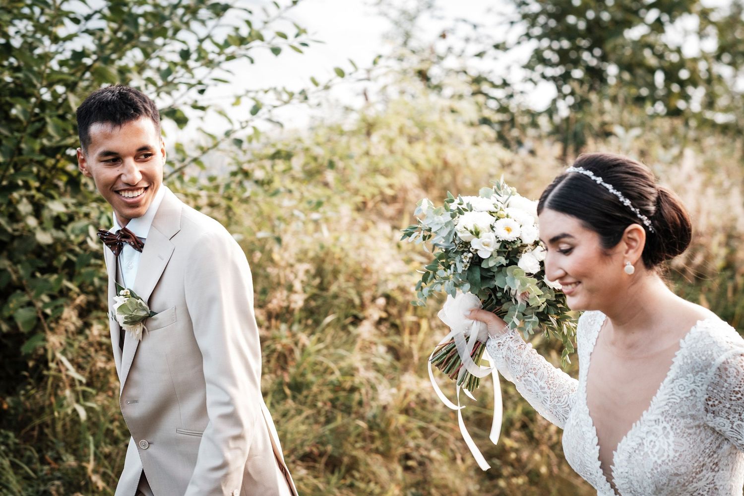 TLOOK photographe de mariage de style documentaire, au royalp à villars portrait des mariés