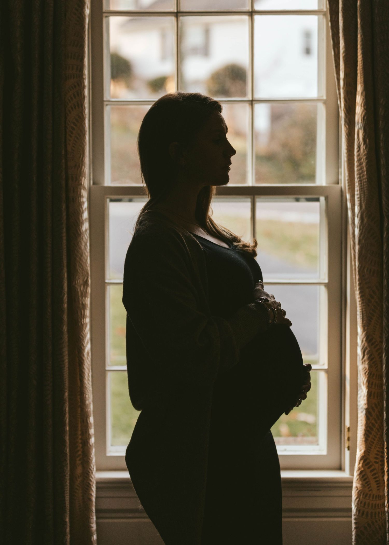 Richmond Virginia photographer Emily Butz M.Photo Lifestyle Maternity Photo Shoot Motherhood Session