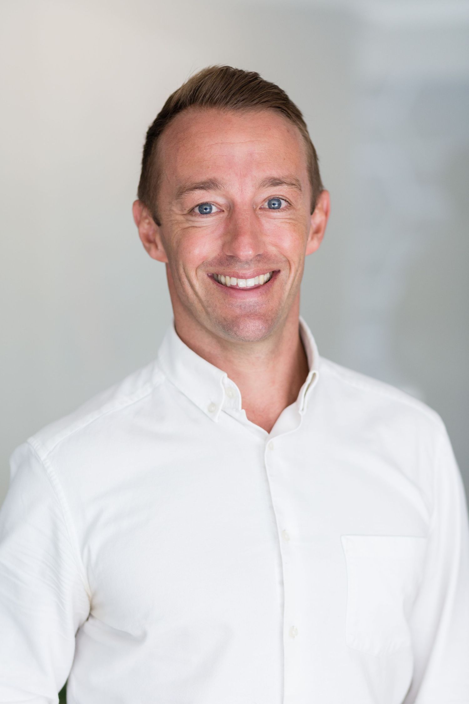 Corporate-head-shot-photographer-singapore