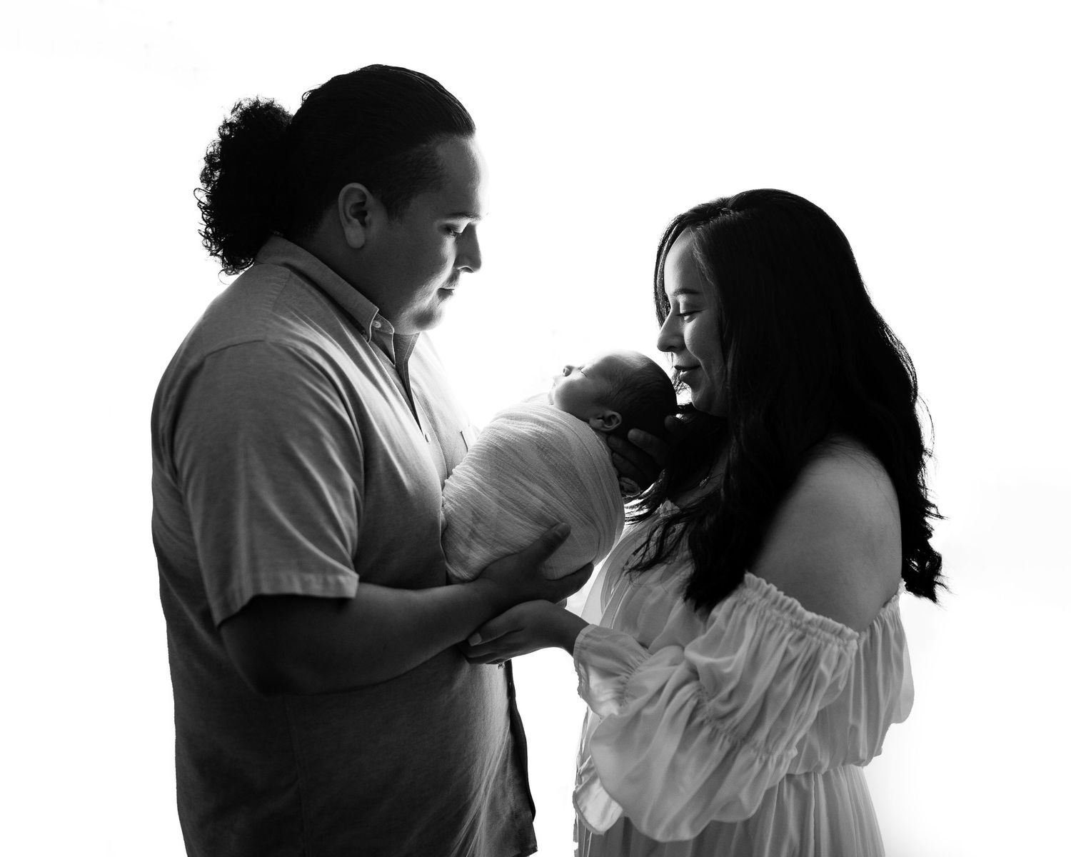 inland empire studio newborn photographer, backlit family image