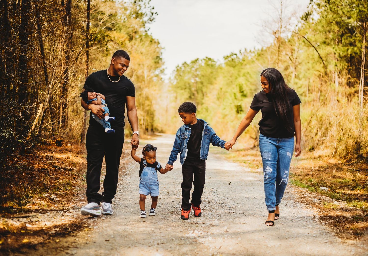 Beautiful family session in New Haven, CT on old country road