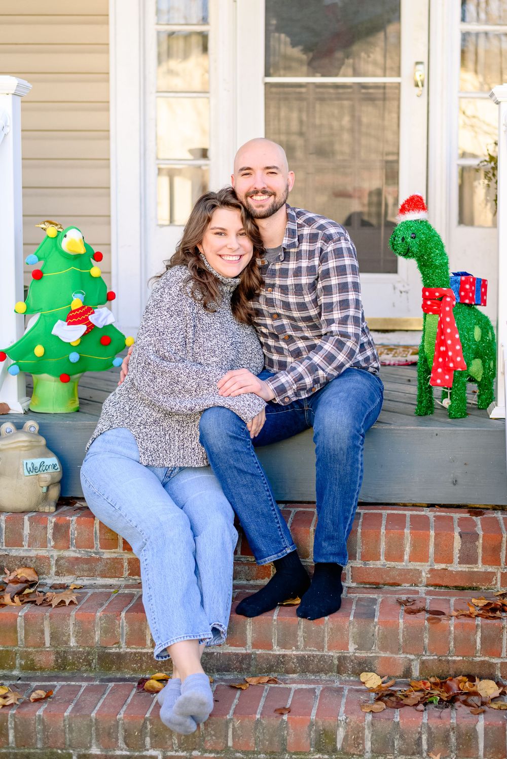 couple steps christmas mini