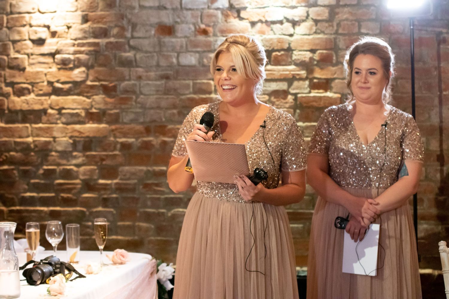 bridemaids giving speech