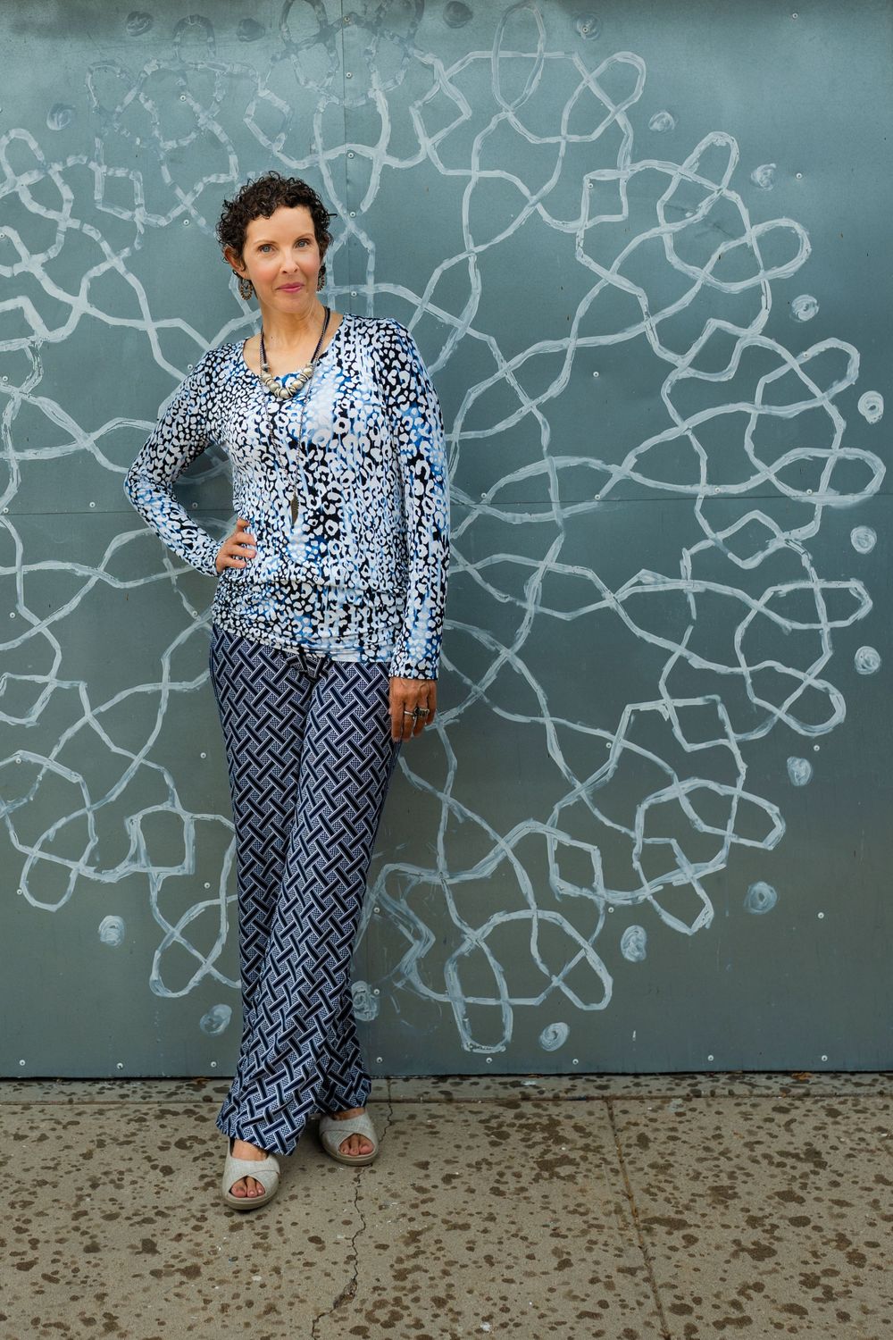 Rachel Aranico Photography, Lifestyle, Headshots, Woman with mural