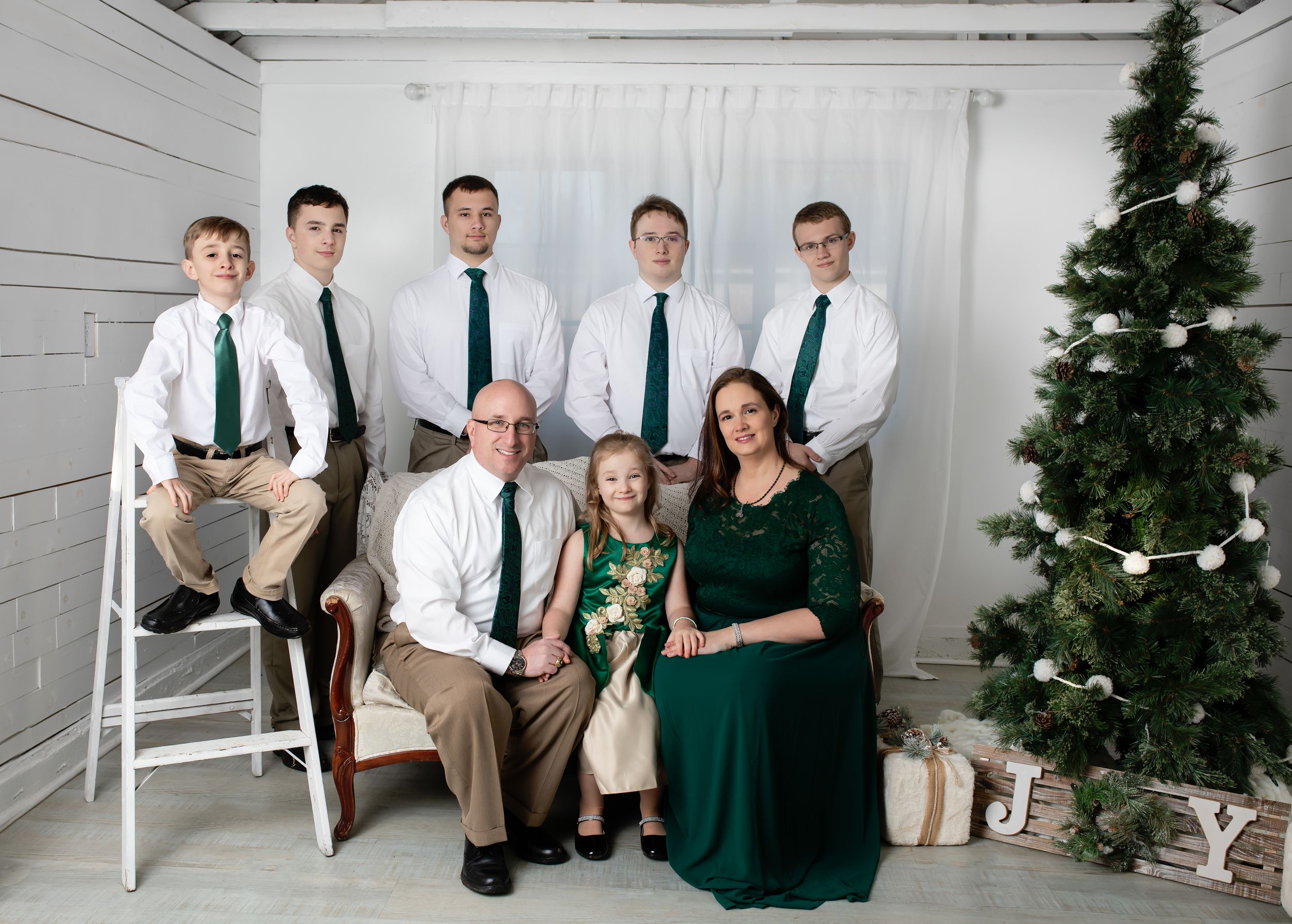 Christmas family portraits with Woven Hands Photography at Wild Hearts Farm