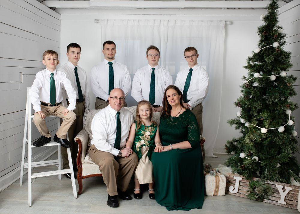 Christmas family portraits with Woven Hands Photography at Wild Hearts Farm