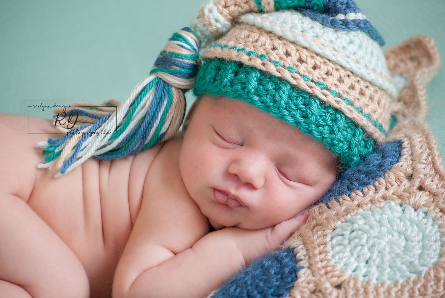 In Home Newborn Session in  Evansville Indiana by ReiLynn Designs