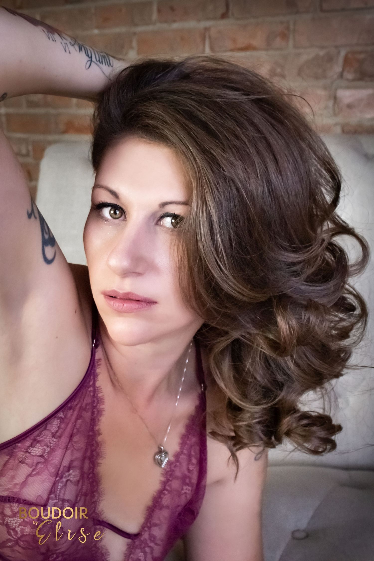 BOUDOIR BY ELISE REVIEWS- amazing photographer! Said Brunette who looks like Barbara Streisand doppelgänger in glam shot
