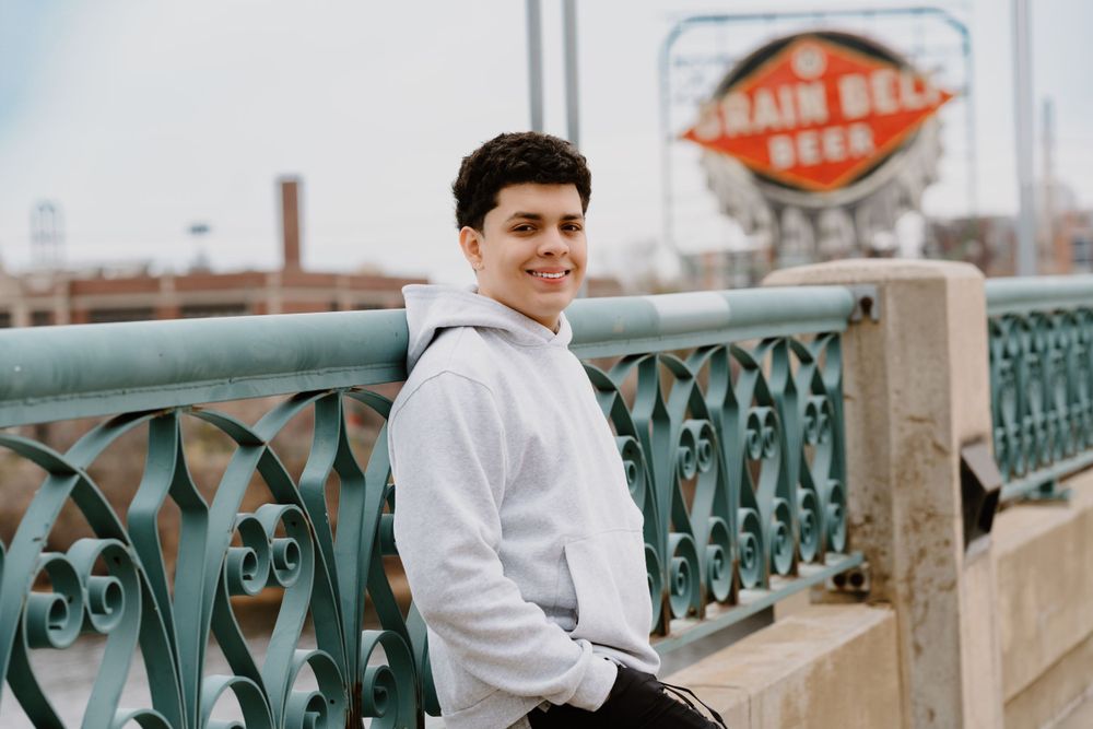 JUVE- Saint Paul & Minneapolis Senior Portrait and Wedding Photographer, Hairstylist, and Makeup Artist