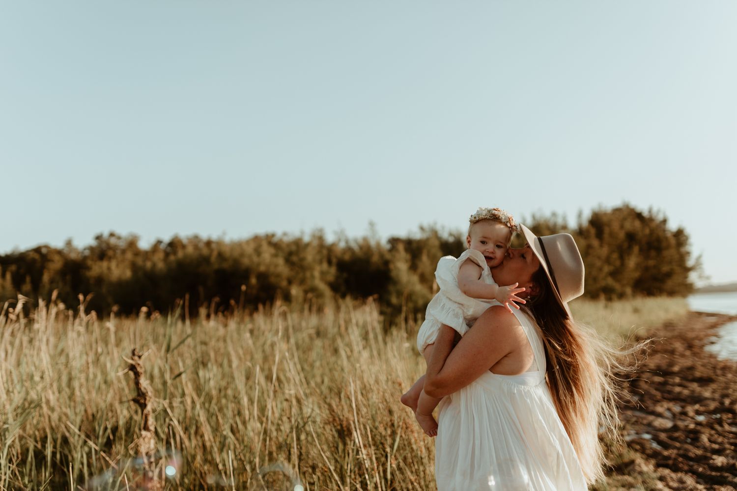 boho lifestyle photographer capturing raw real moments. based in lake Macquarie nsw, servicing the central coast and New