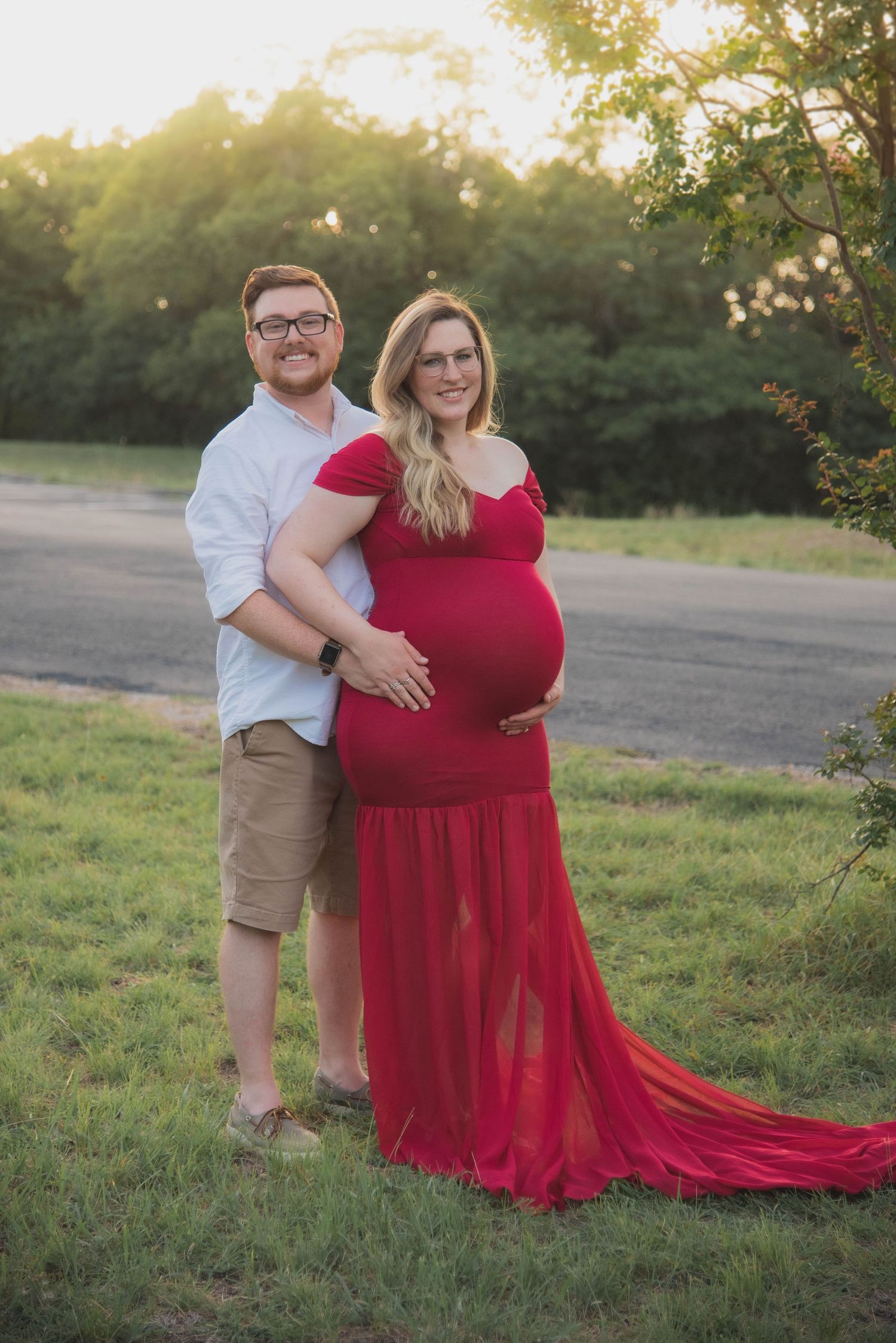 Maternity Photoshoot Session at Walnut Creek Metropolitan Park in Austin, Texas