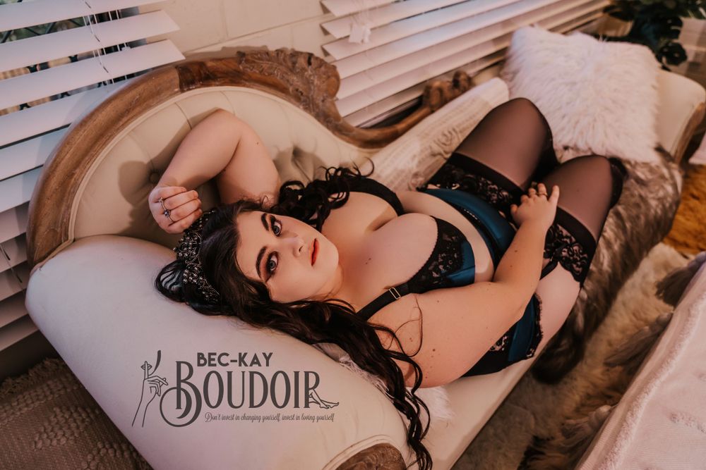 boudour boudiour bodouir boudouir boudoir model boudoir photographer kay guide mikki and me what is boudoir bec Francis