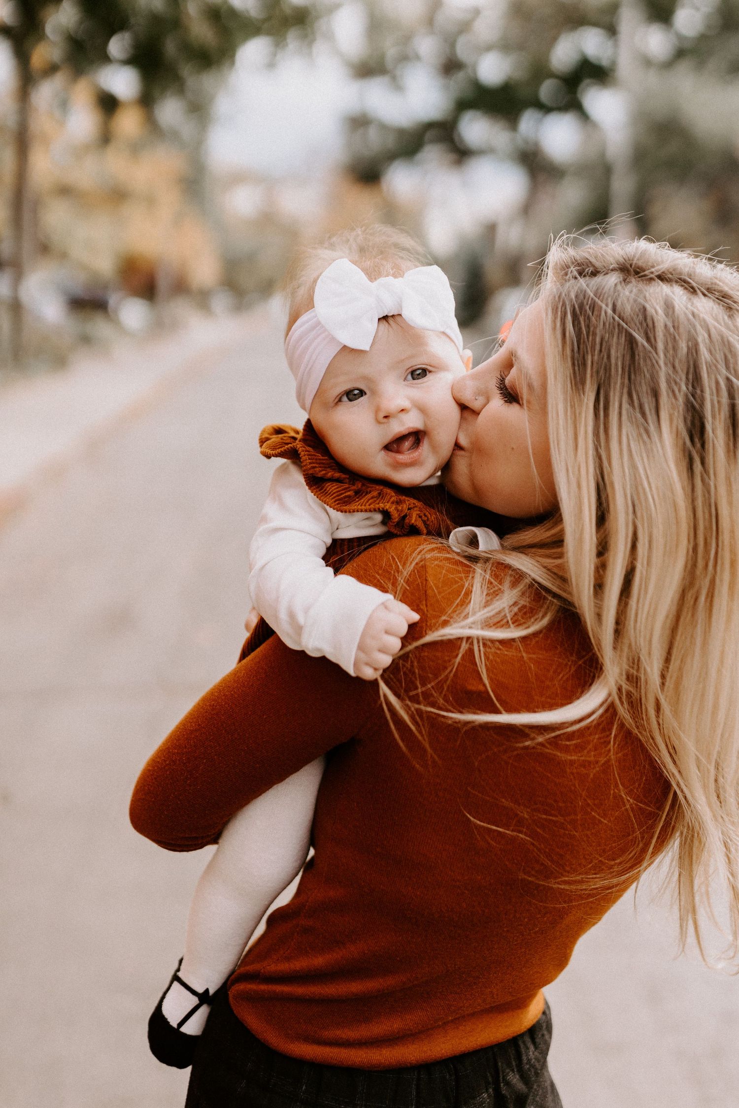 fall family photography candid toronto downtown bloor west