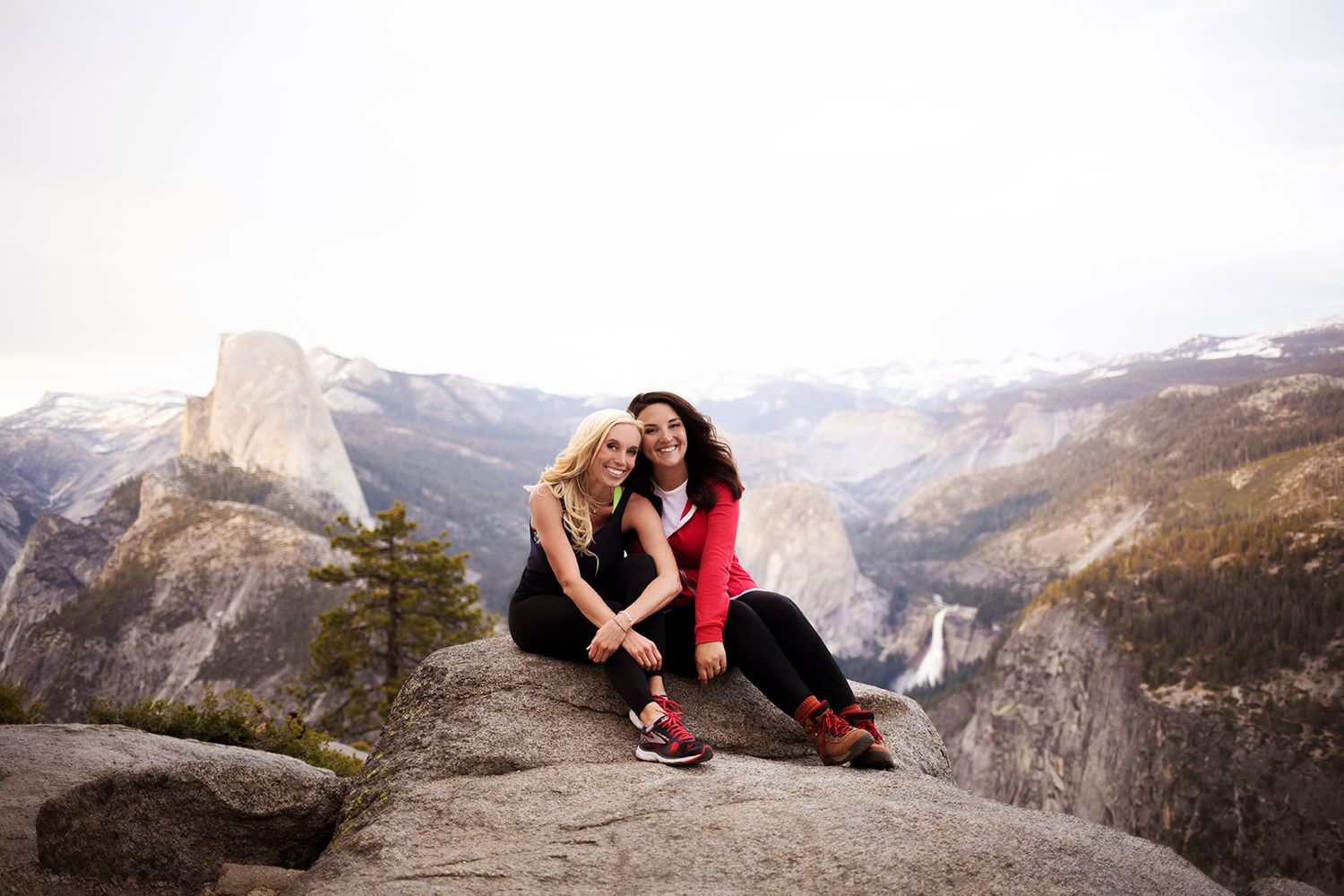 Laura Leigh Images destination wedding photographer and videographer at Yosemite National Park