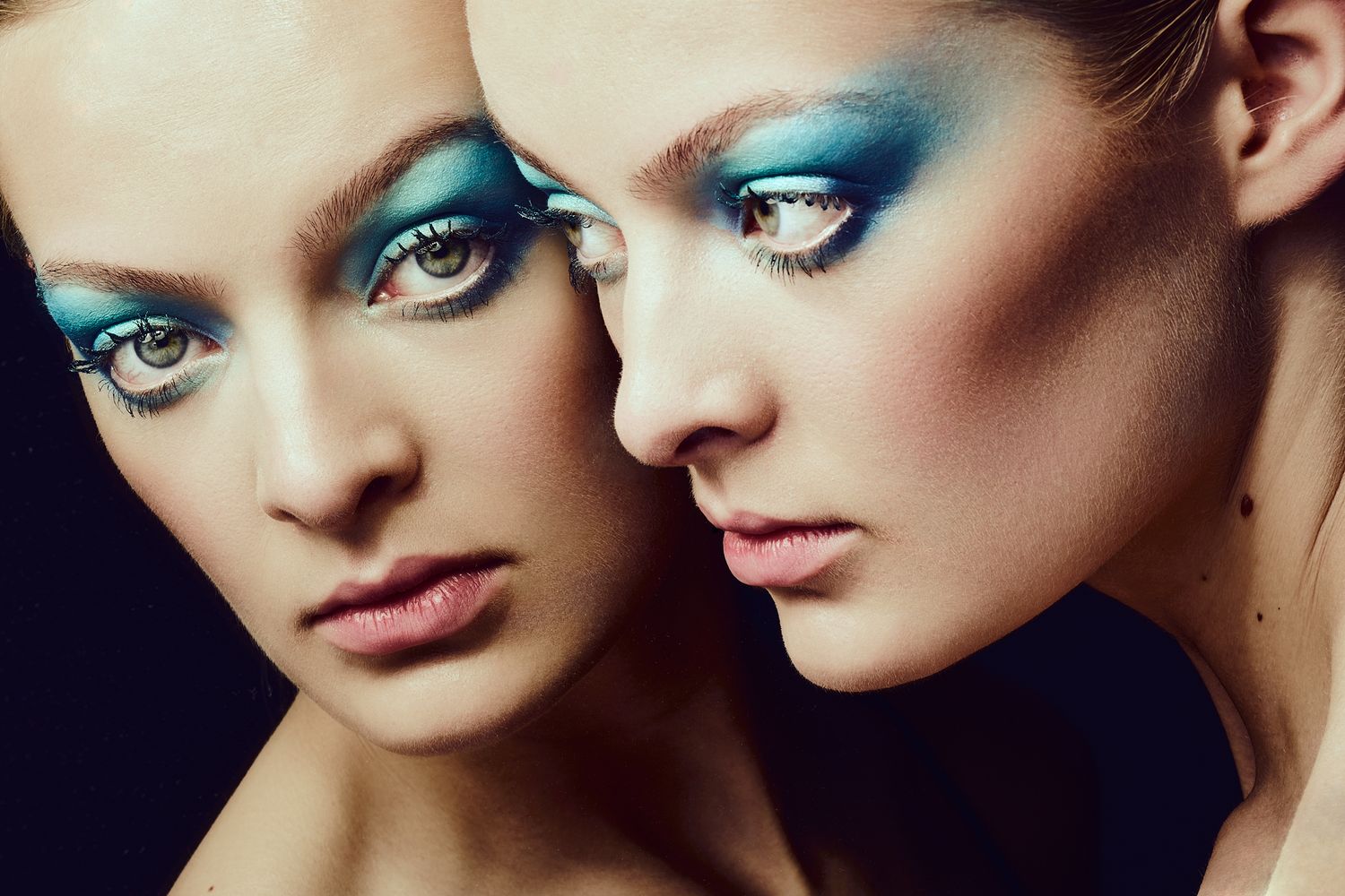 Make Up Eyeshadow Photo Commercial Macro Photography Close Up  by Dominik Zky Photography