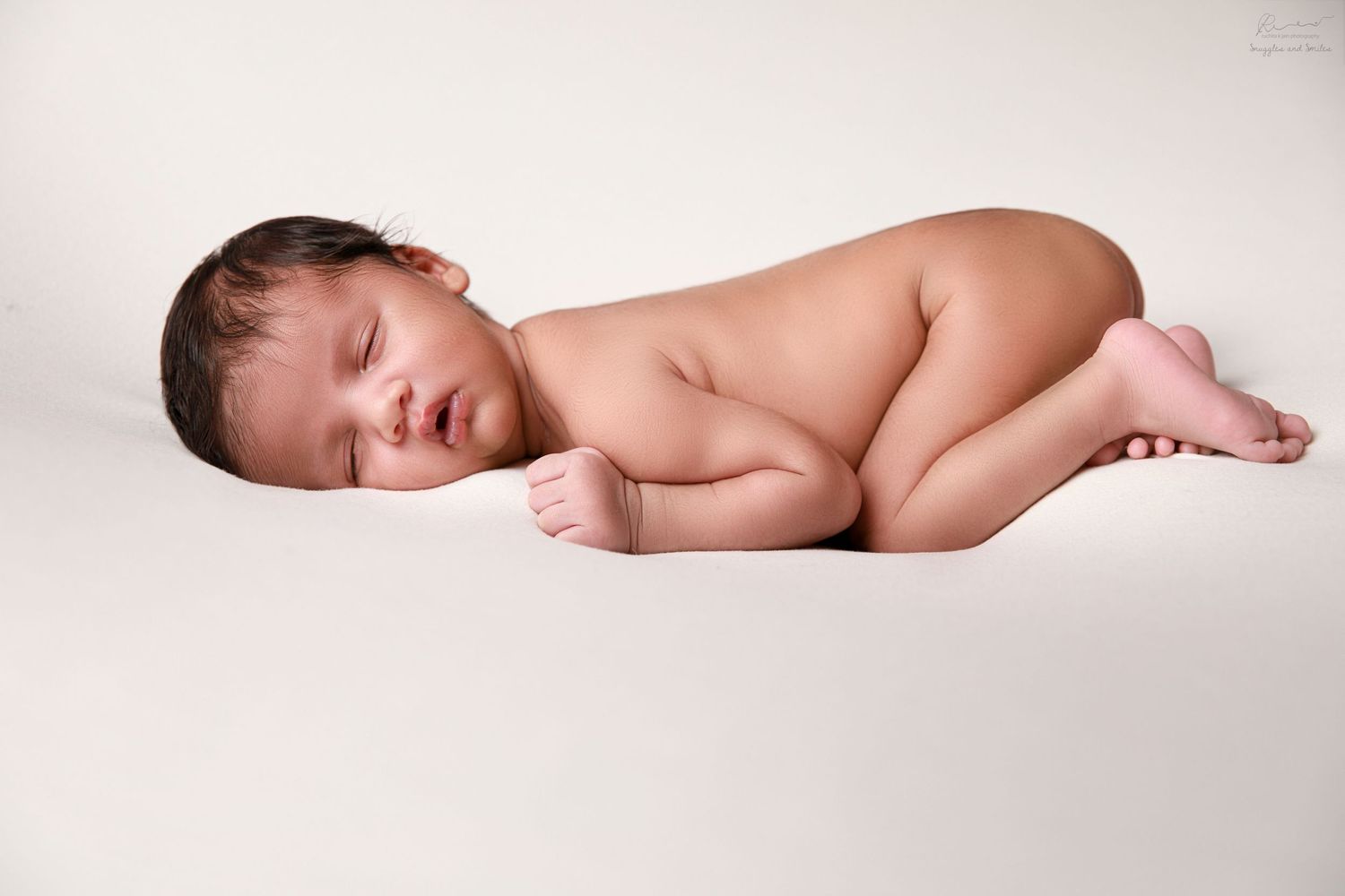 best maternity and Newborn Photoshoot in mumbai