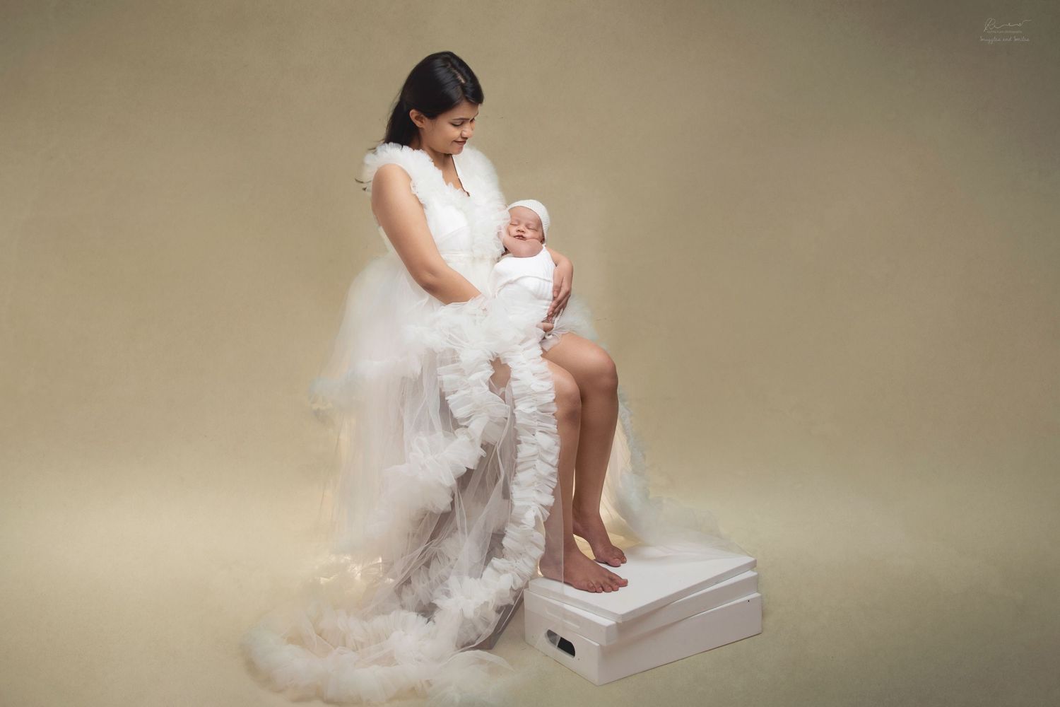 best maternity and Newborn Photoshoot in mumbai