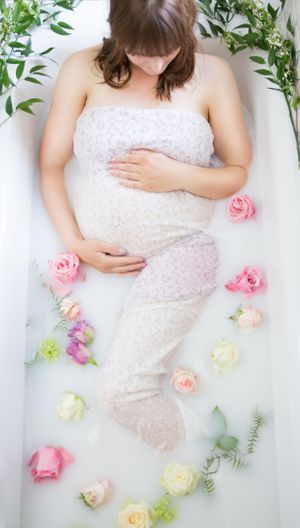Milk bath, Milchbad, Babybauch, Schwangerschaftsfotografie, Fotografin Hannover