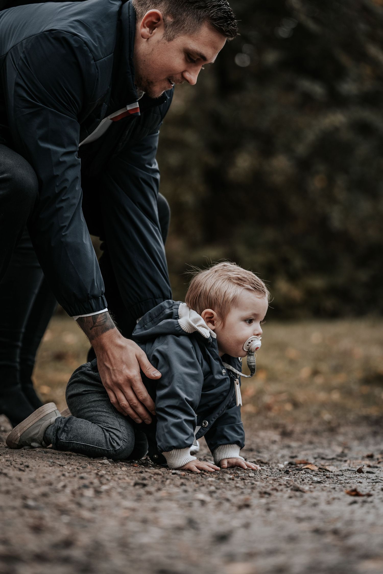 Familiefotograf i Jægerspris & Frederikssund – ægte øjeblikke ude i naturen. Naturlige, nærværende billeder fra Nordsjælland
