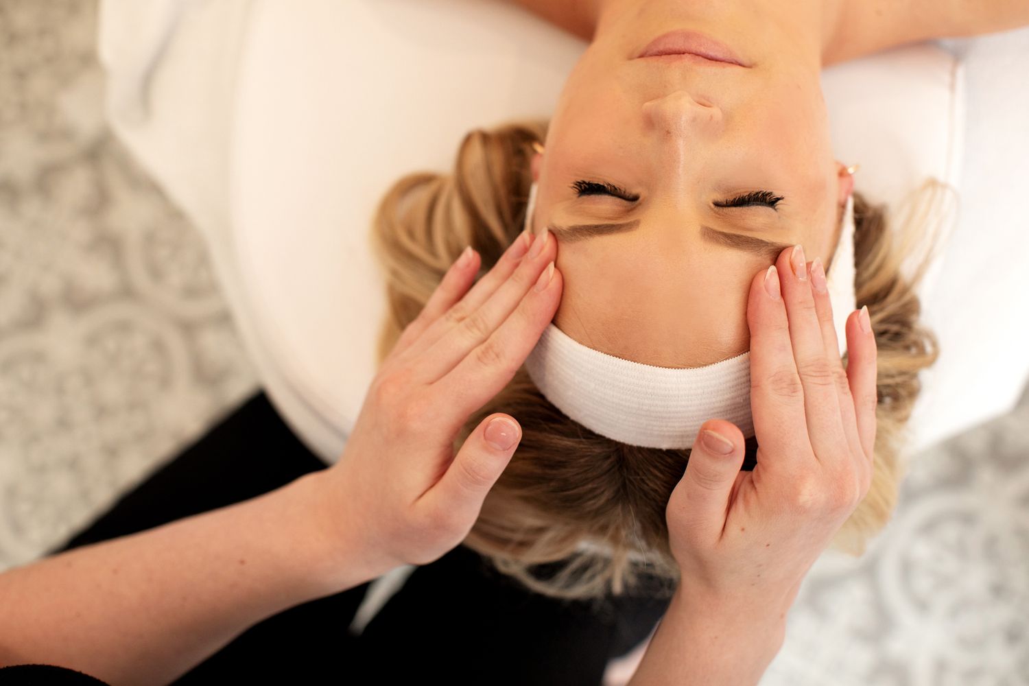 Glo Skin Beauty - Glow Signature Facial treatment in Barrie Newmarket Bradford