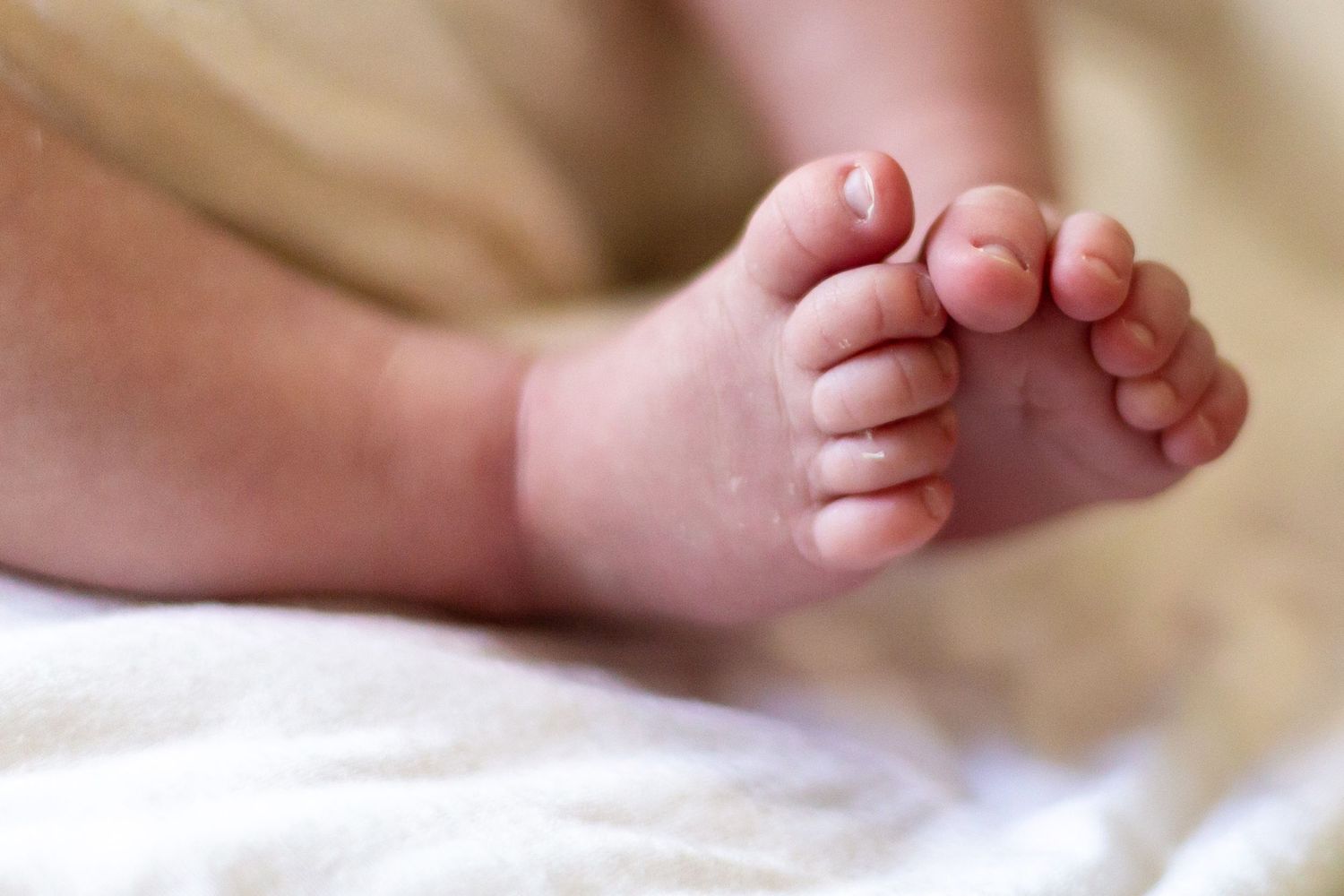 newborn toes