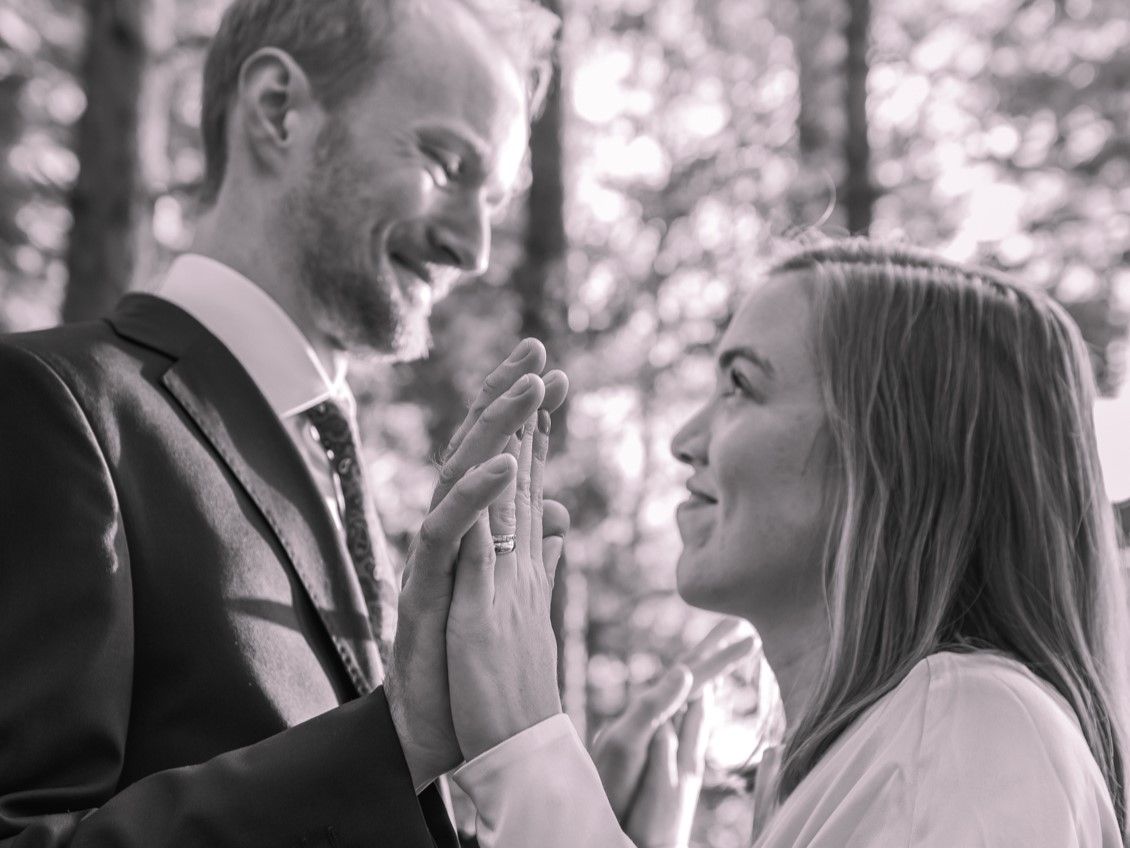 Kathy Sanchez Photography, Couples Par Fotografering, Bålsta Stockholm Uppsala, inomhus, utomhus.