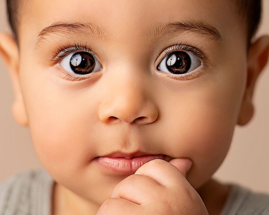 baby, milestone, minimalistic, sitter session, beautiful baby, mater mothers hospital, private maternity, pregnancy care