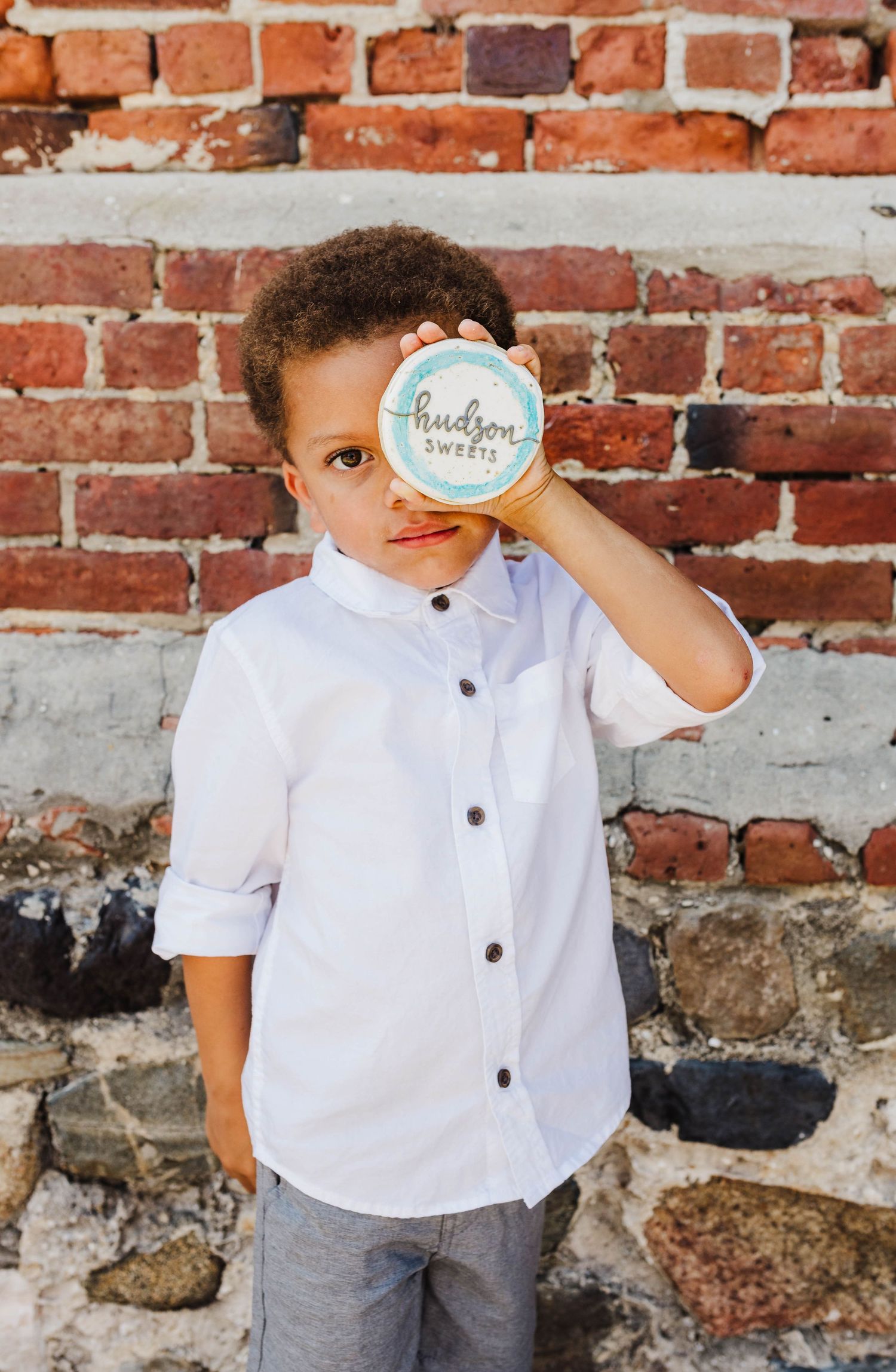 PASTRY CHEF MAKES CUSTOM COOKIES IN New Bern, NC. FAMILY SPREADING AWARENESS OF SENSORY PROCESSING DISORDER.