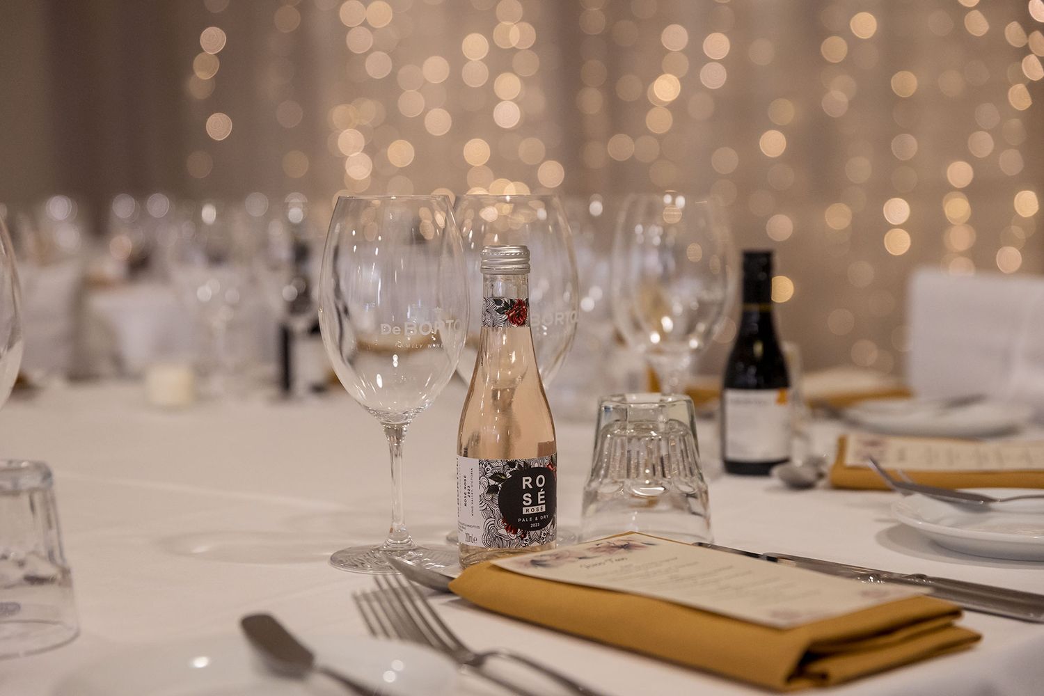Table setting at De Bortoli Rutherglen Estate captured by Jason Robins Photography
