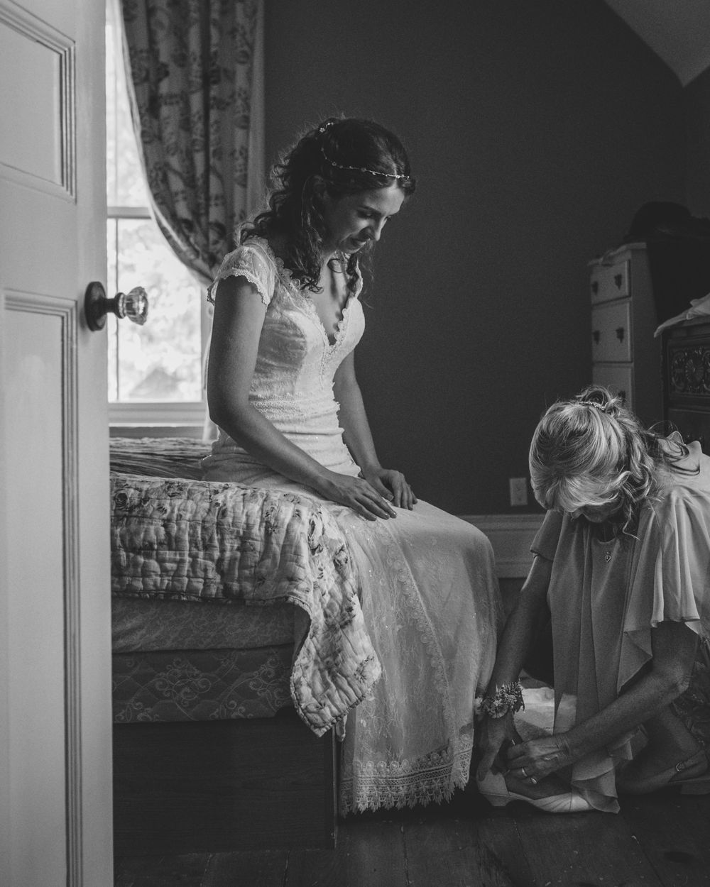 getting ready wedding photography