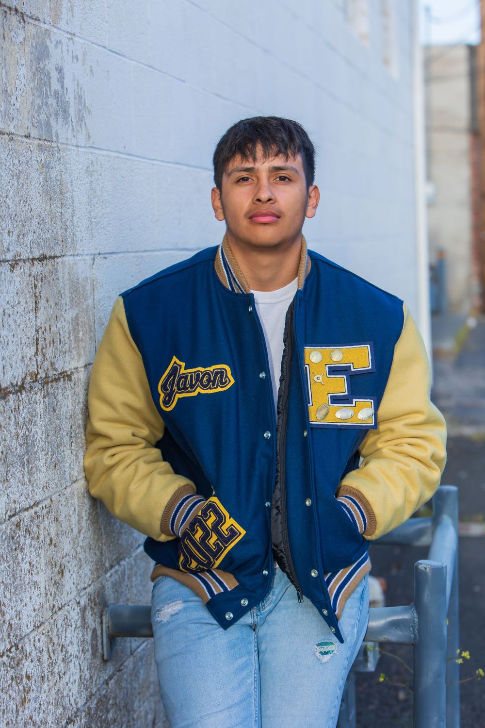 Pacific Northwest senior portraits capturing natural beauty, authentic moments, and timeless outdoor senior photography in the PNW.