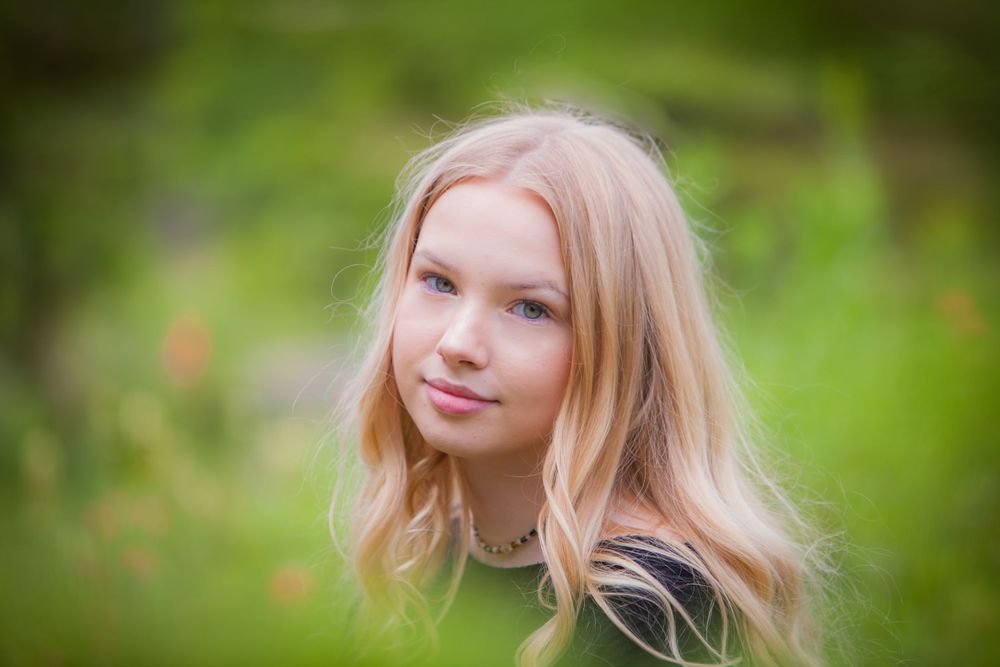 Pacific Northwest senior portraits capturing natural beauty, authentic moments, and timeless outdoor senior photography in the PNW.