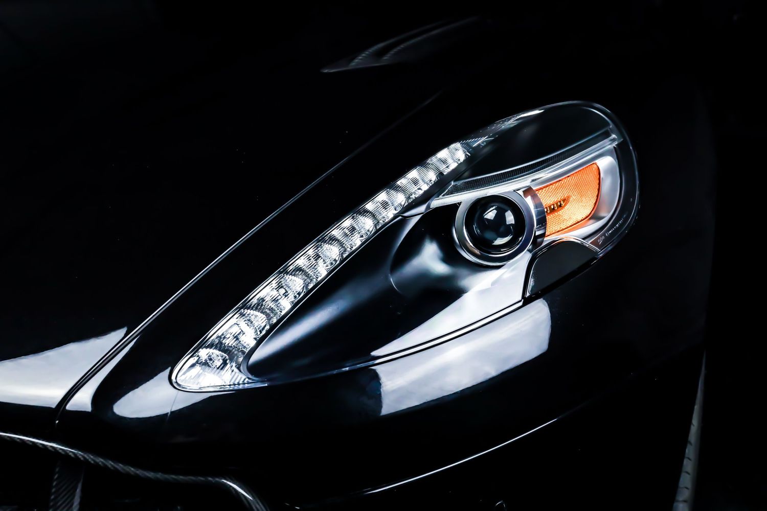 Aston Martin Vanquish S Q Series
