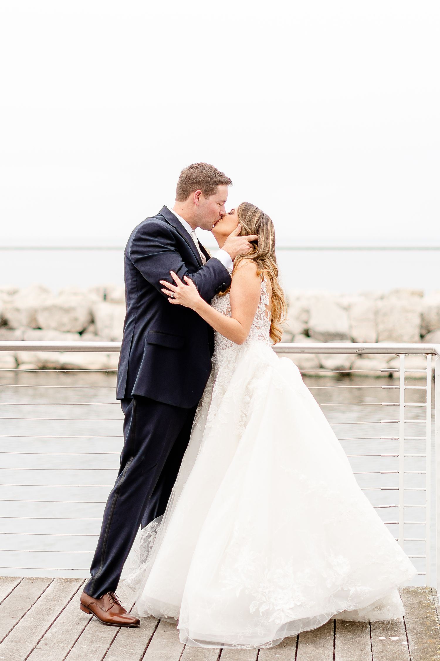 Discovery World Wedding, Milwaukee Lakefront Wedding, Milwaukee Wedding Photographer, Wisconsin Wedding Photos