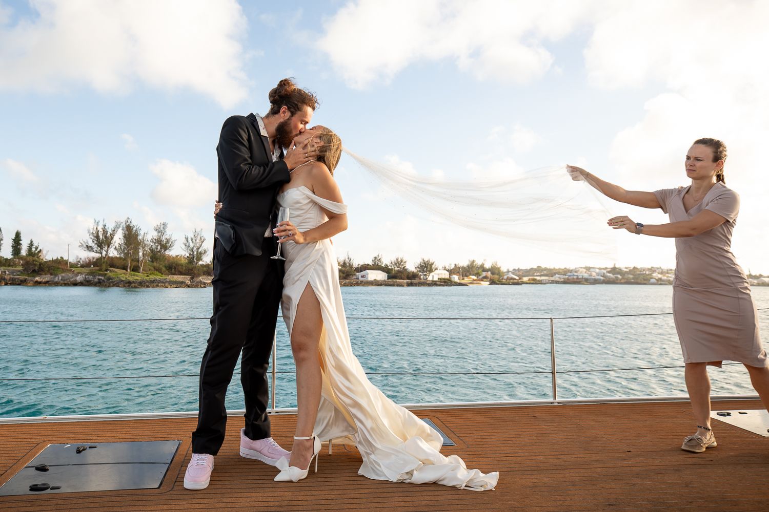 Bermuda wedding photographer Bermuda Wedding photography boat