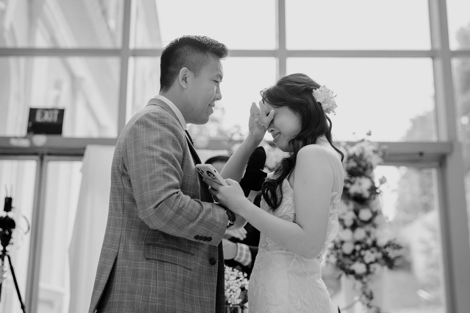 whimsical and candid wedding photography at singapore national museum