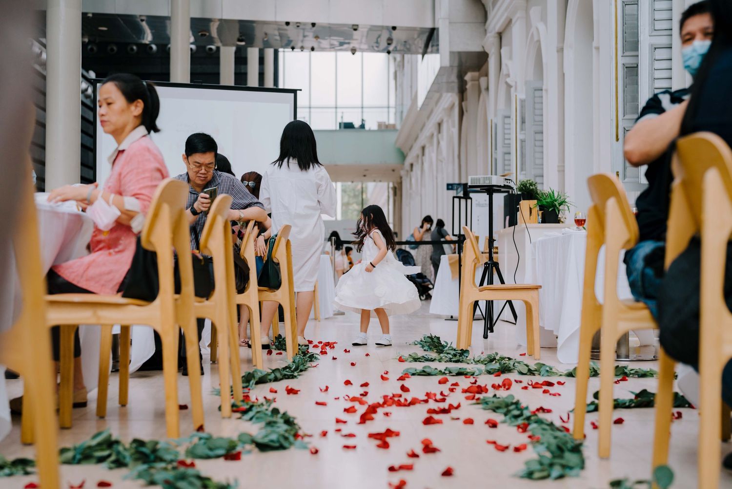 intimate wedding at national museum of singapore