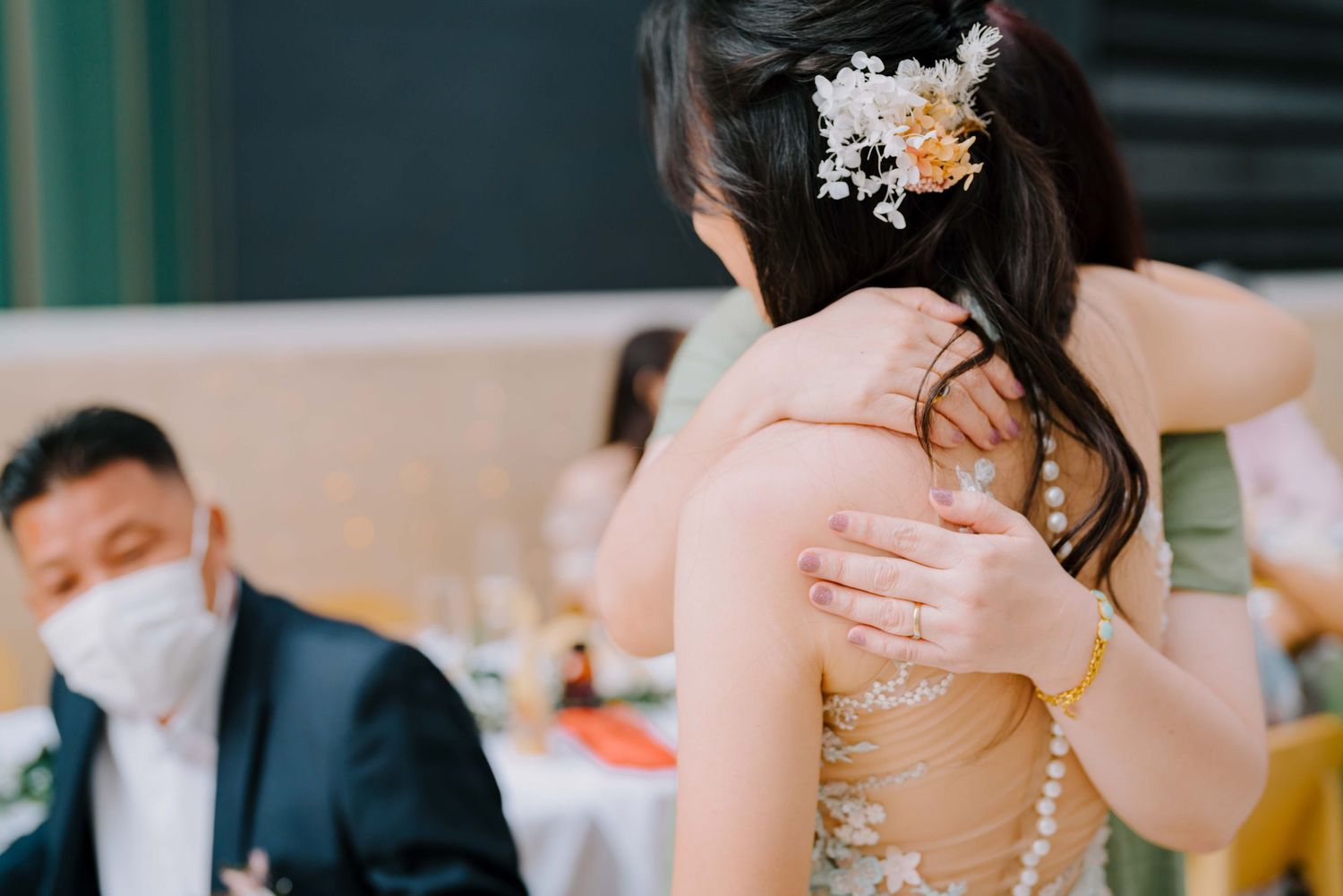 documentary style wedding photographer at national museum of singapore