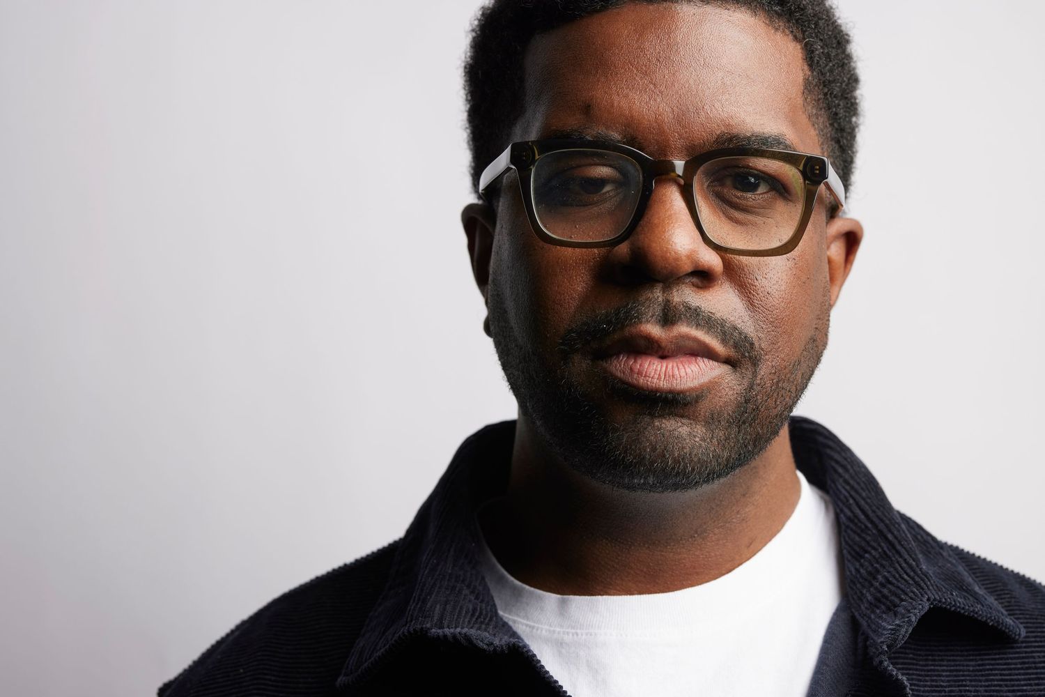 Intriguing headshot of a male actor in character