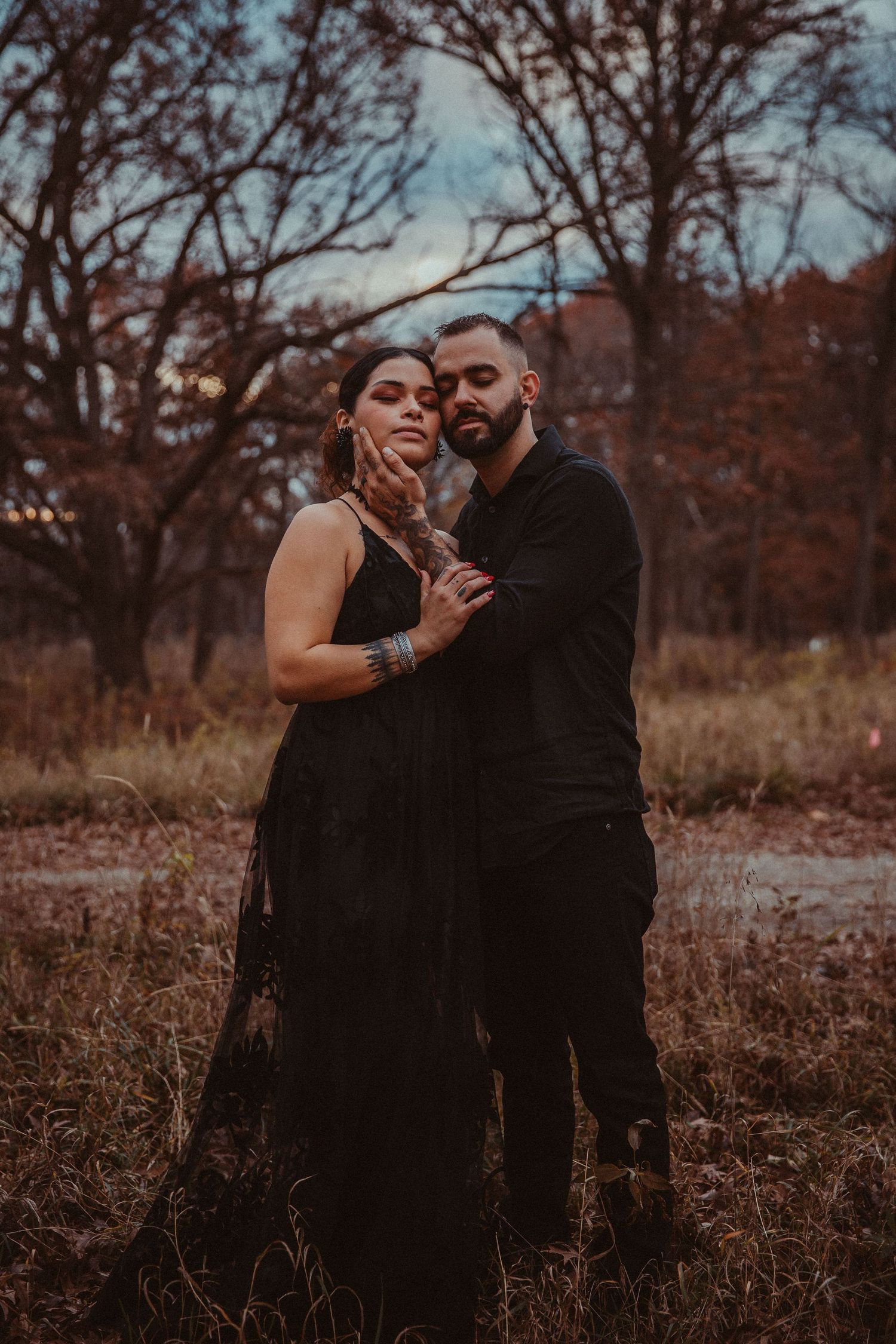 spooky chicago couple in illinois family photography at waterfall glen golden hour photos