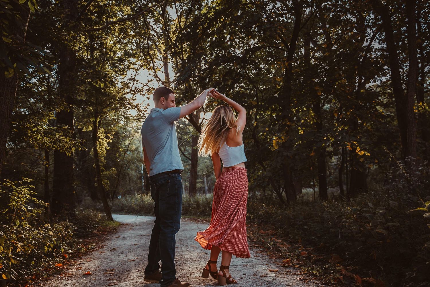 chicago couple in illinois engagement photography at fullersburg park golden hour photos