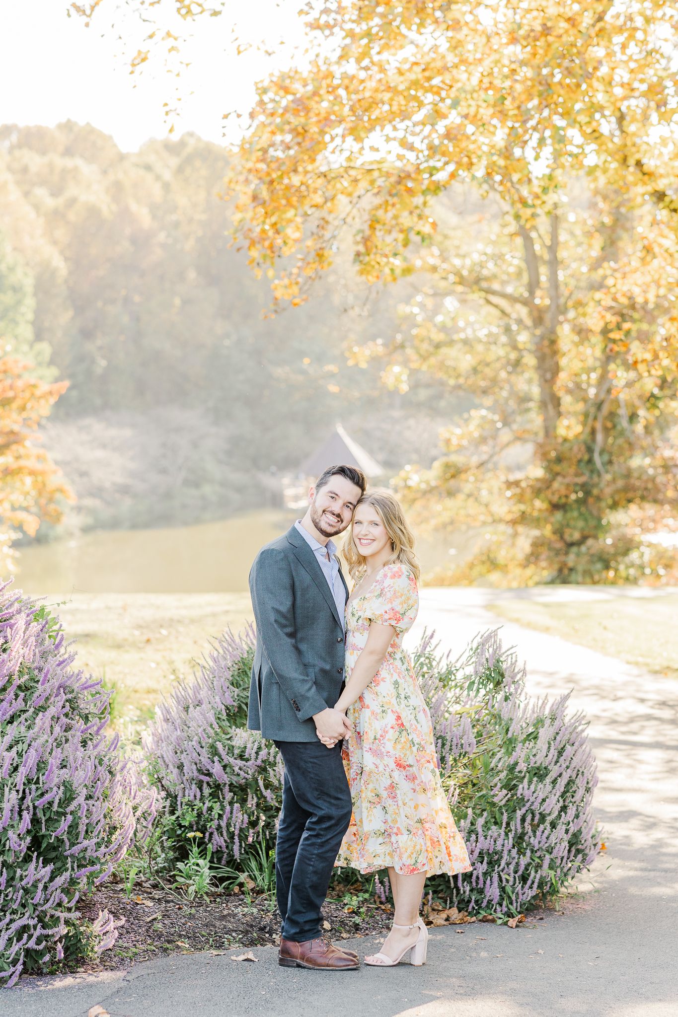 MEADOWLARK GARDENS ENGAGEMENT PICTURES