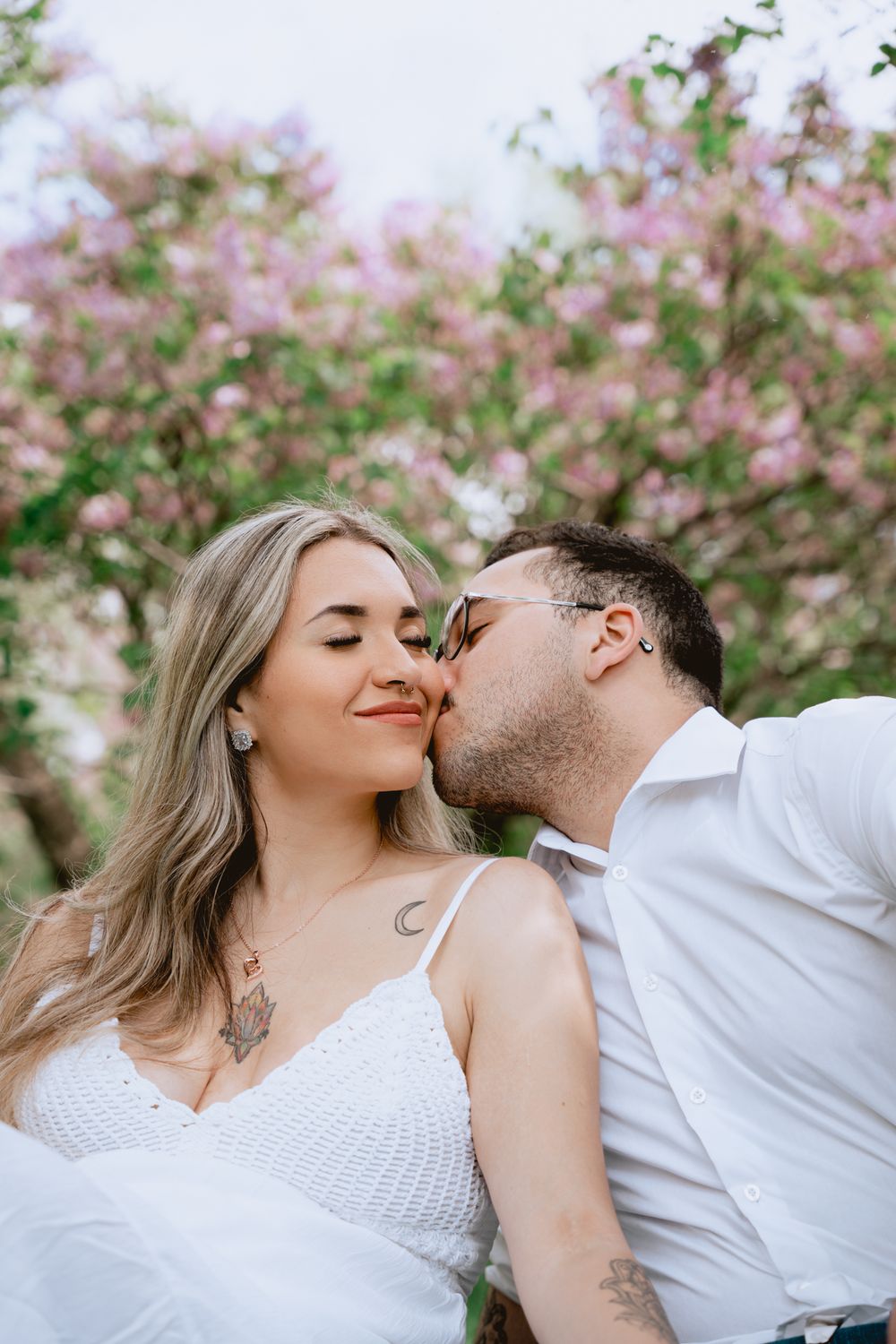 Séance photo de couple à Montréal au jardin botanique
