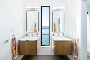 Michael Corona Real estate photography bay area Airbnb interior bathroom waterfront