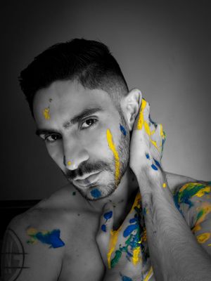 Retrato de Hombre con Pintura