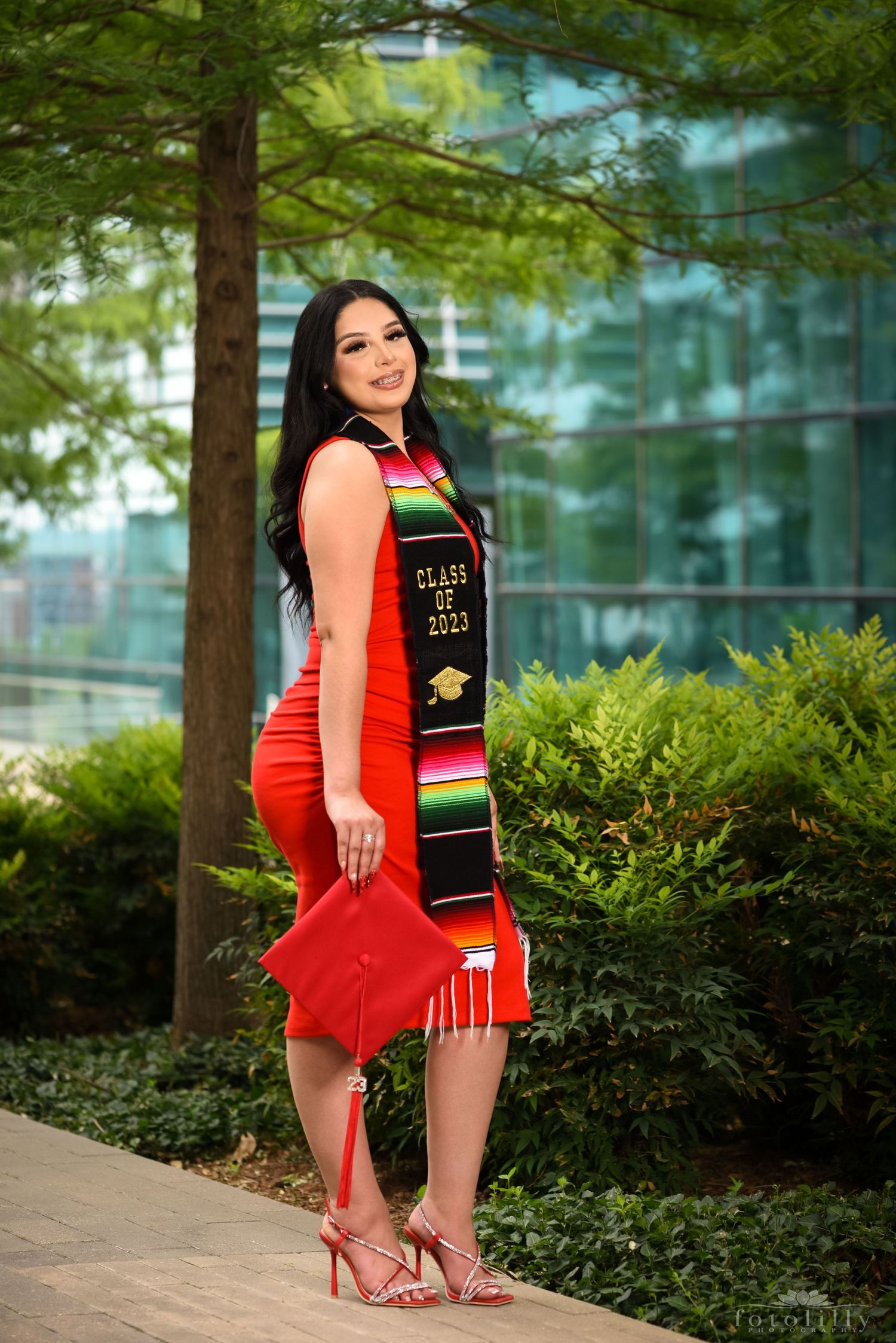 fort worth graduating senior photos jasmine downtown fort worth TCC location fotolilly photography
